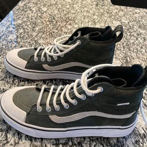 Vans high too scotchgard green shoes never worn new